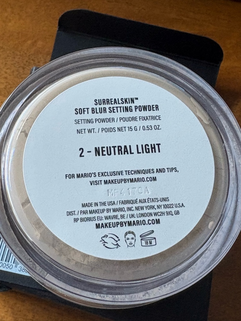 Makeup By Mario SurrealSkin Soft Blur Setting Powder – 2 Neutral Light - Picture 7 of 8